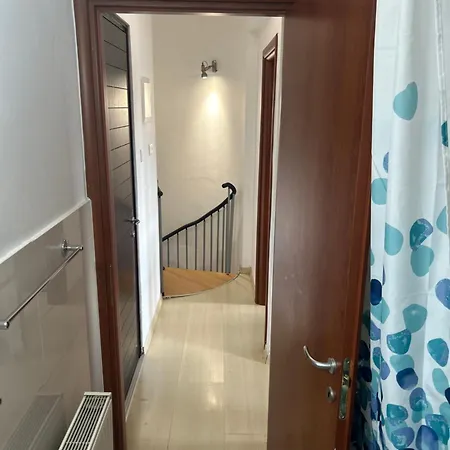 Alex * Λάρνακα