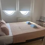 Alex Lejlighed