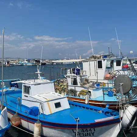 Alex * Larnaca
